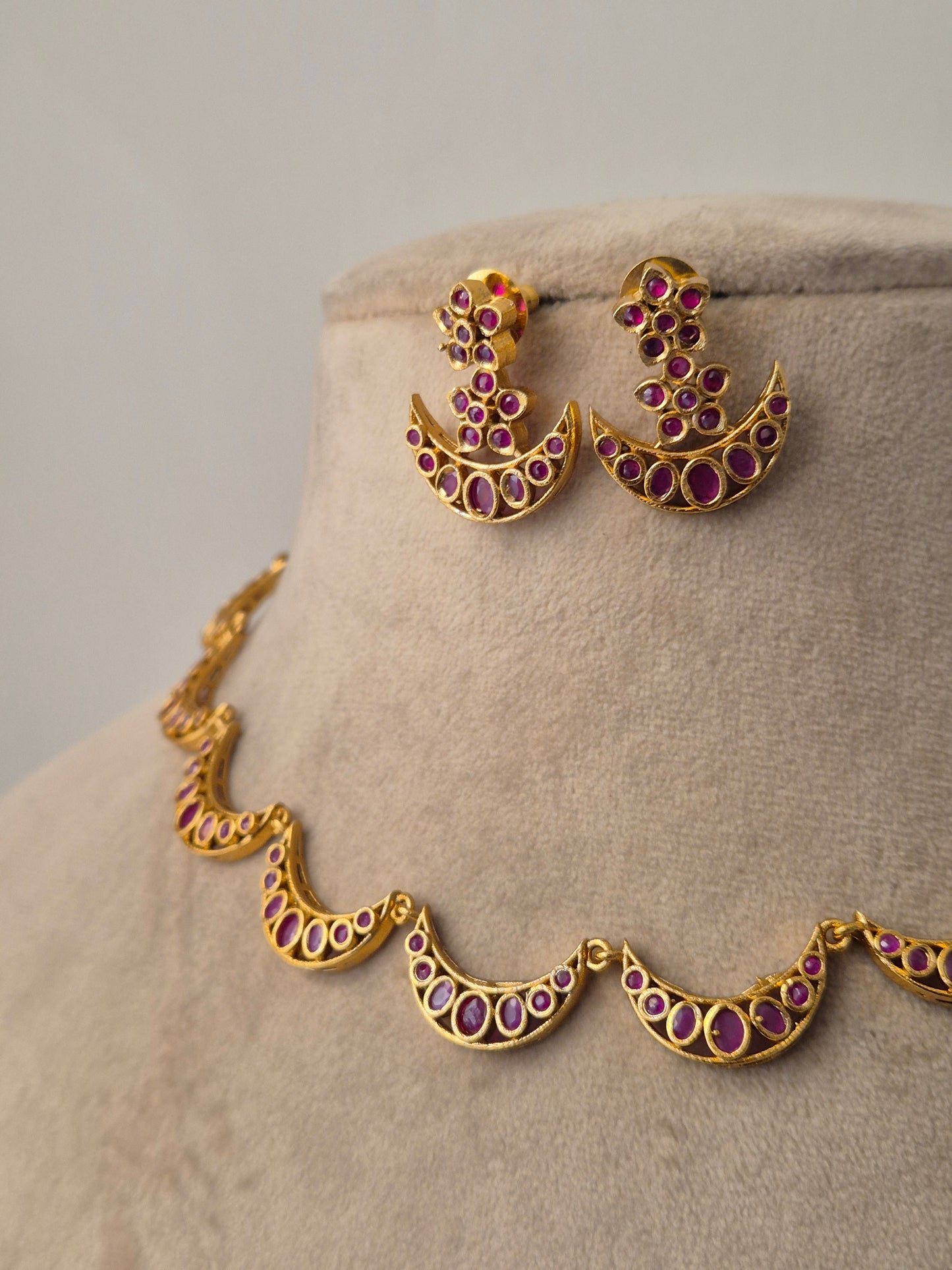 Kiyana Necklace Set