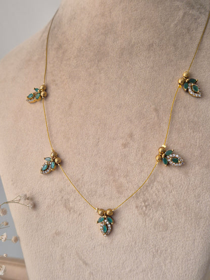 Jiyana Invisible Chain Necklace Set