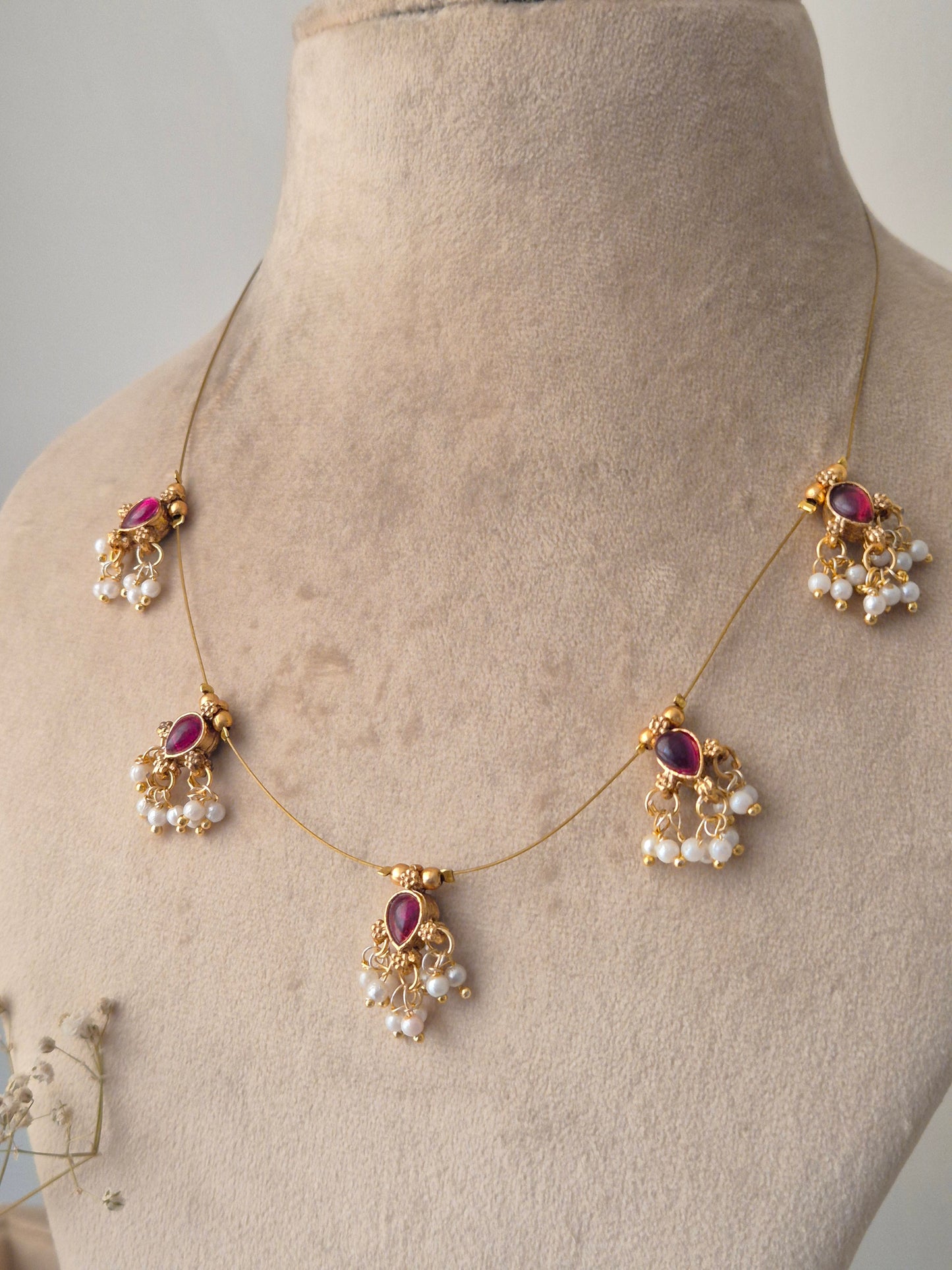 Reversible Ari Invisible Chain Necklace