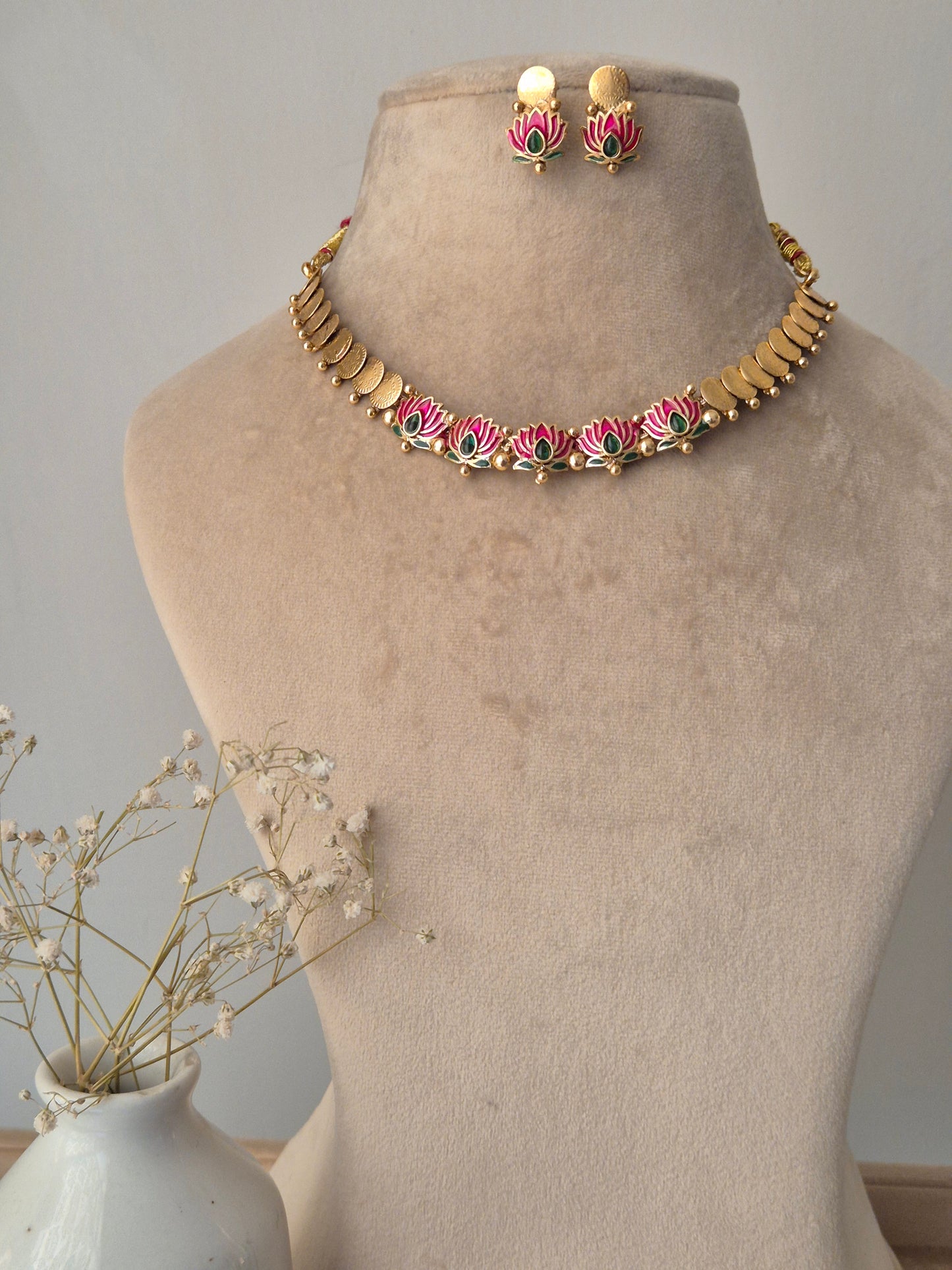 Pragya Necklace Set