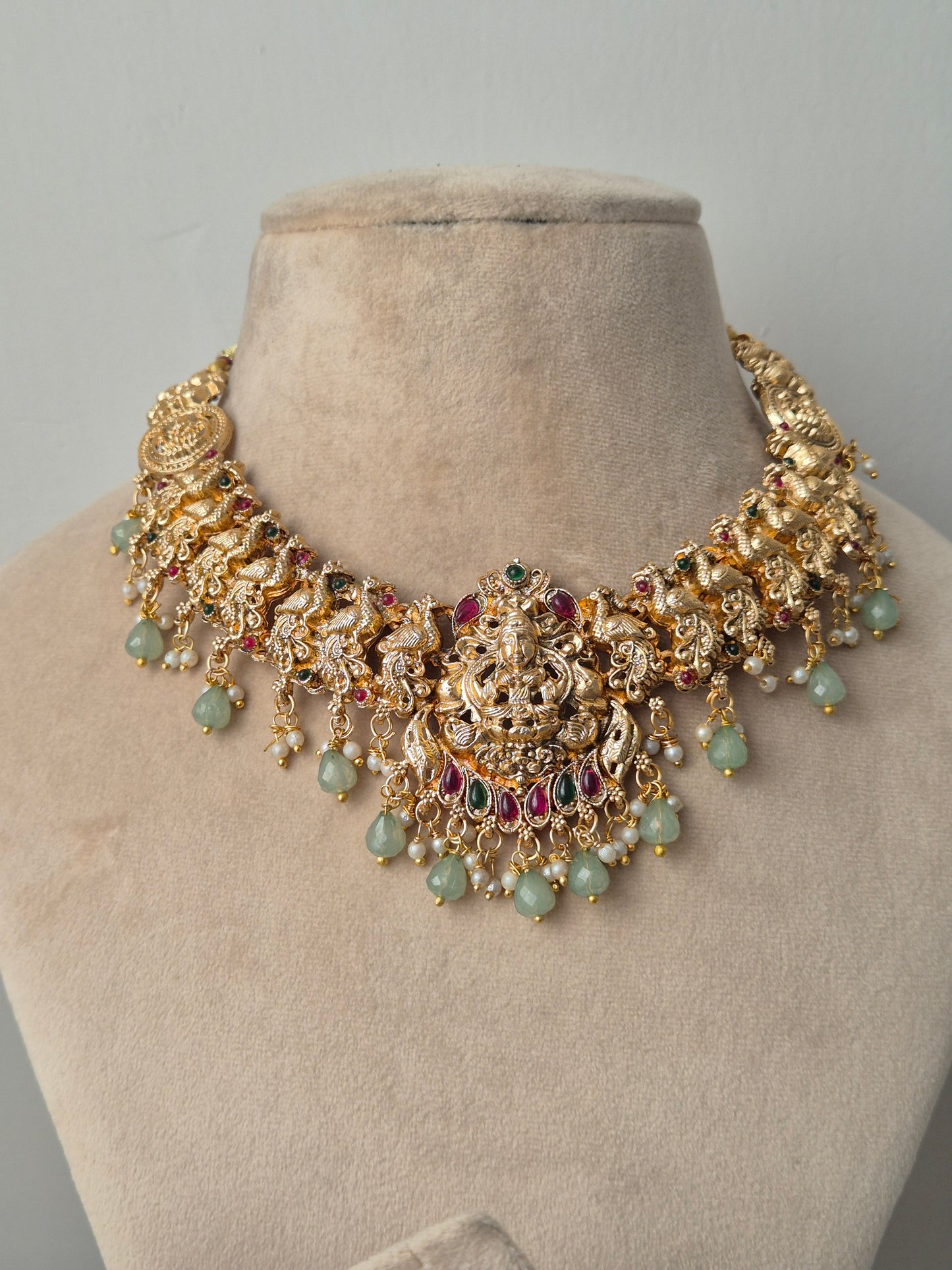 Matangi Necklace Set