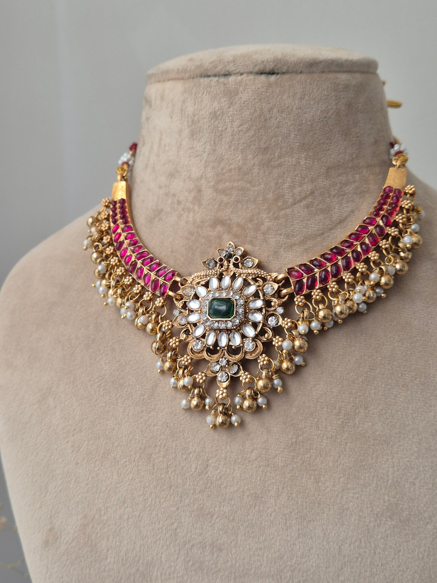 Vijaya Necklace Set