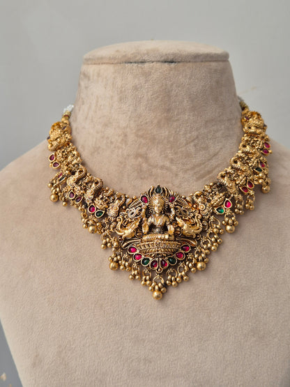 Banishri Necklace Set