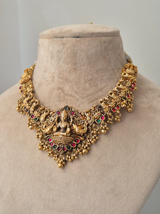 Banishri Necklace Set
