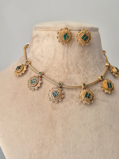 Lopa Necklace Set