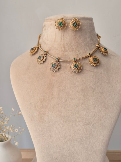 Lopa Necklace Set