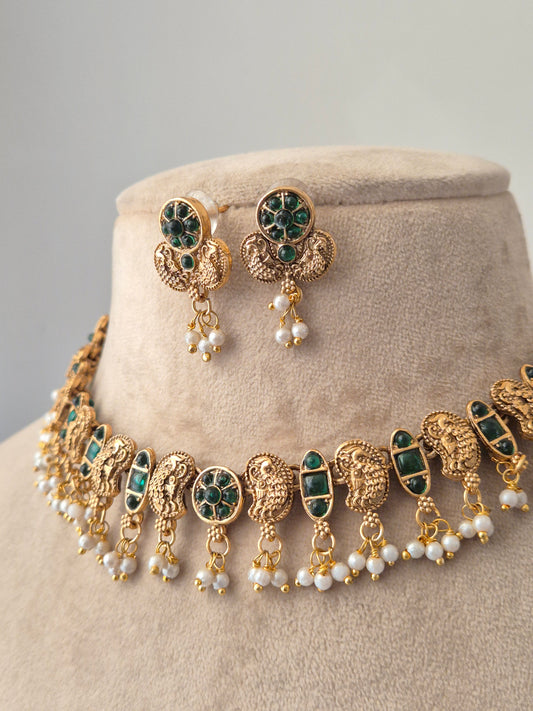 Briji Necklace Set