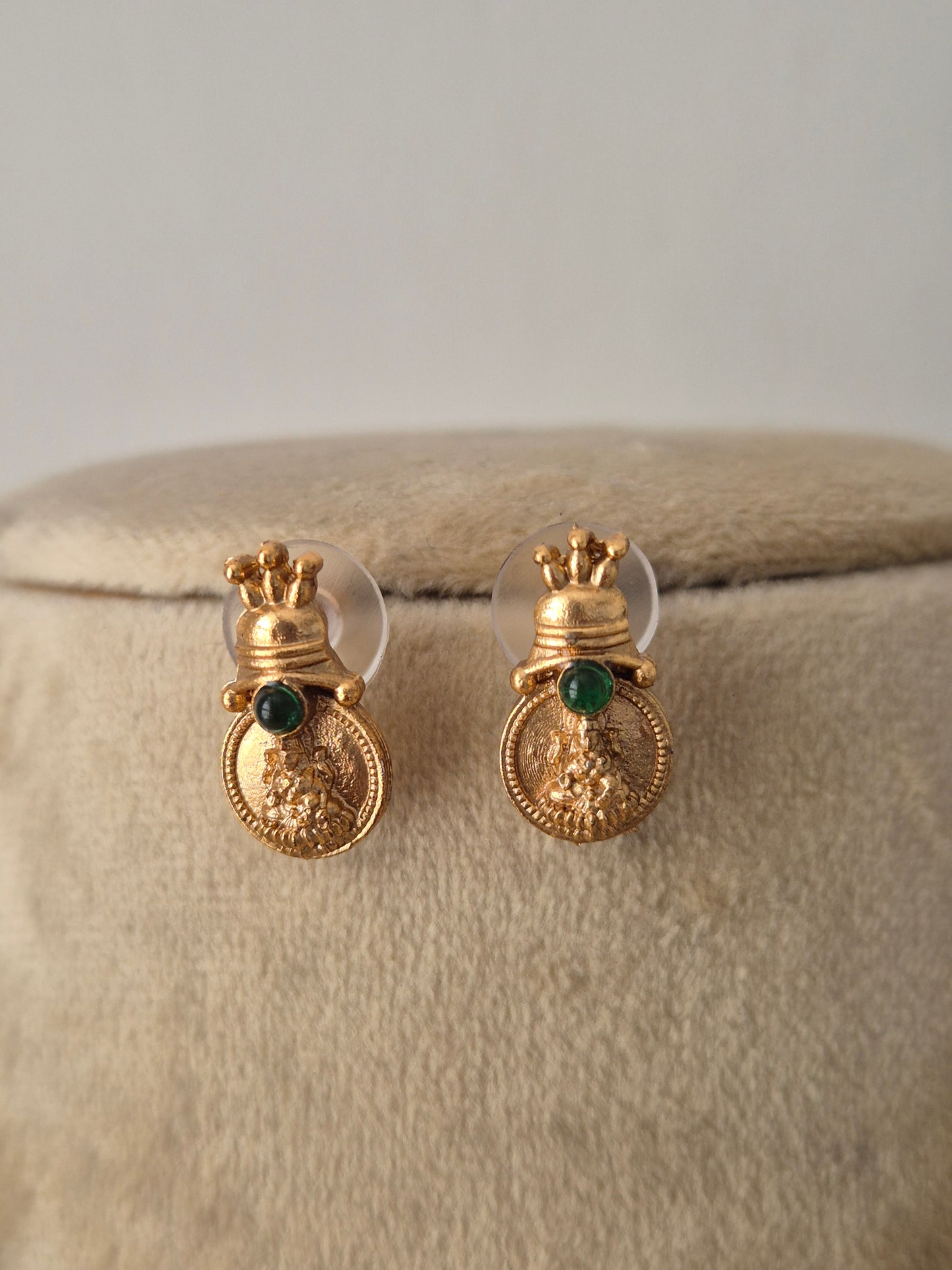 Sharvari Necklace Set