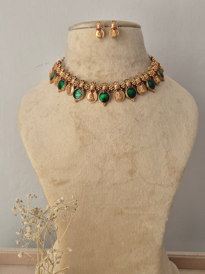 Amaira Necklace Set