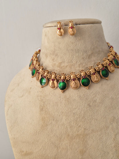 Amaira Necklace Set