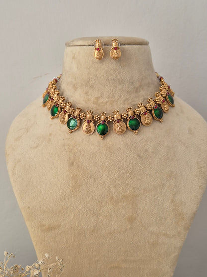 Amaira Necklace Set