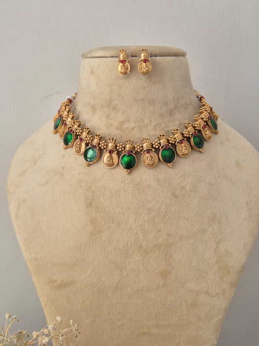 Amaira Necklace Set