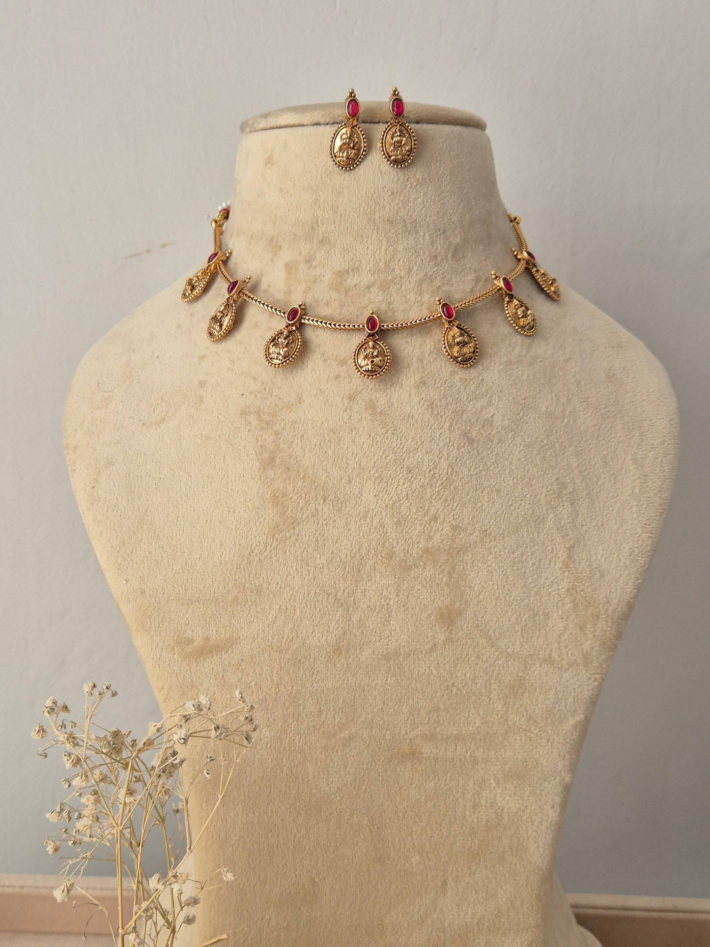 Vania Necklace Set