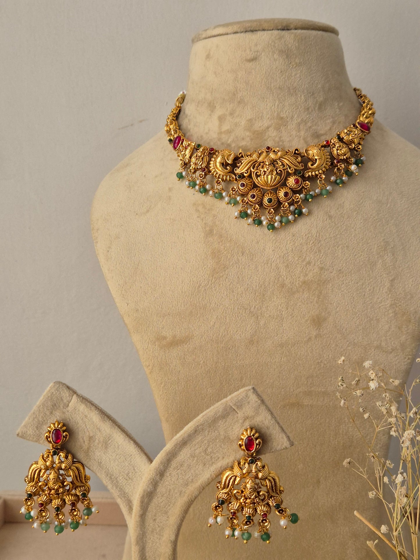 Poorna Necklace Set