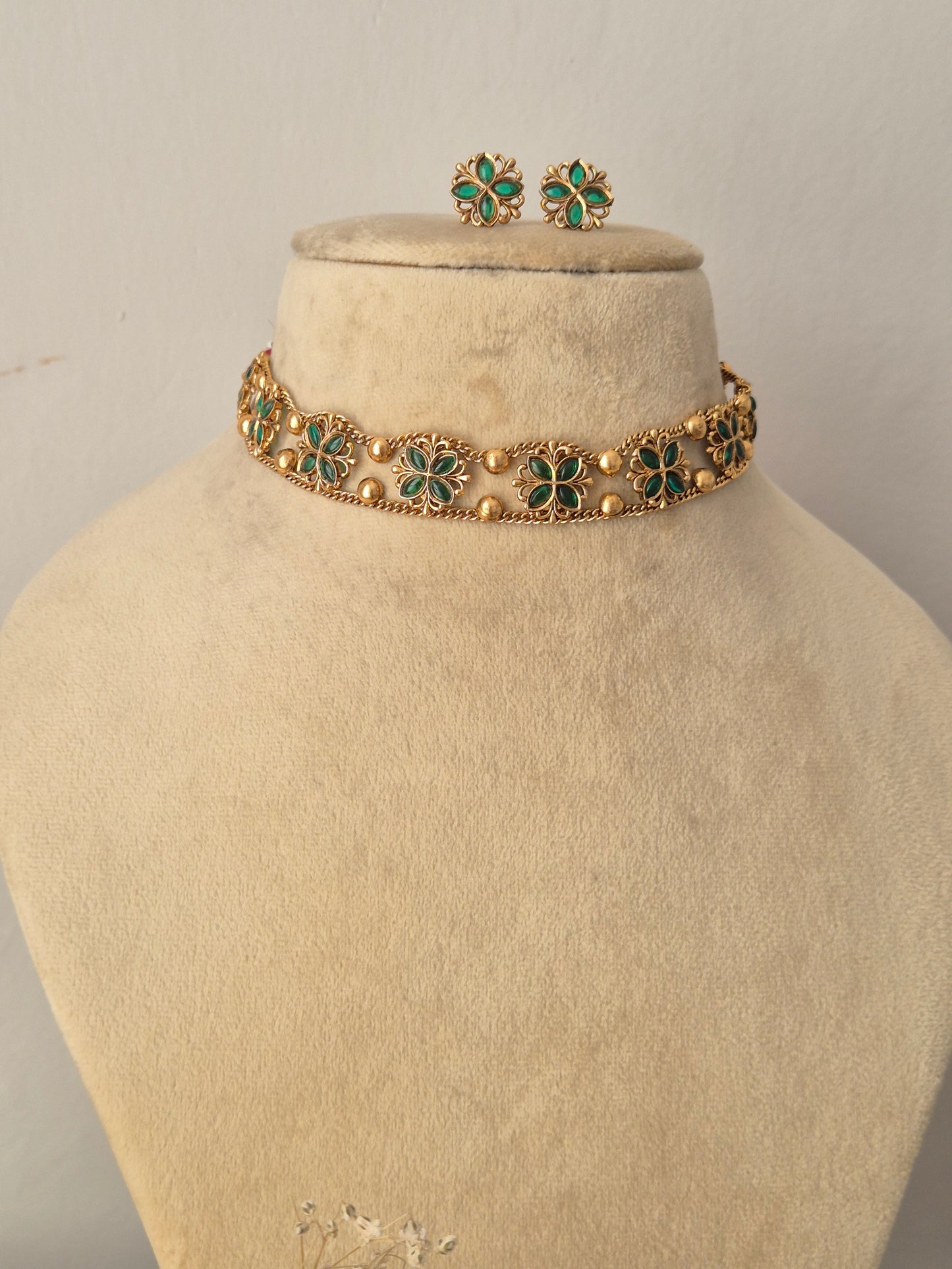 Shalini Necklace Set