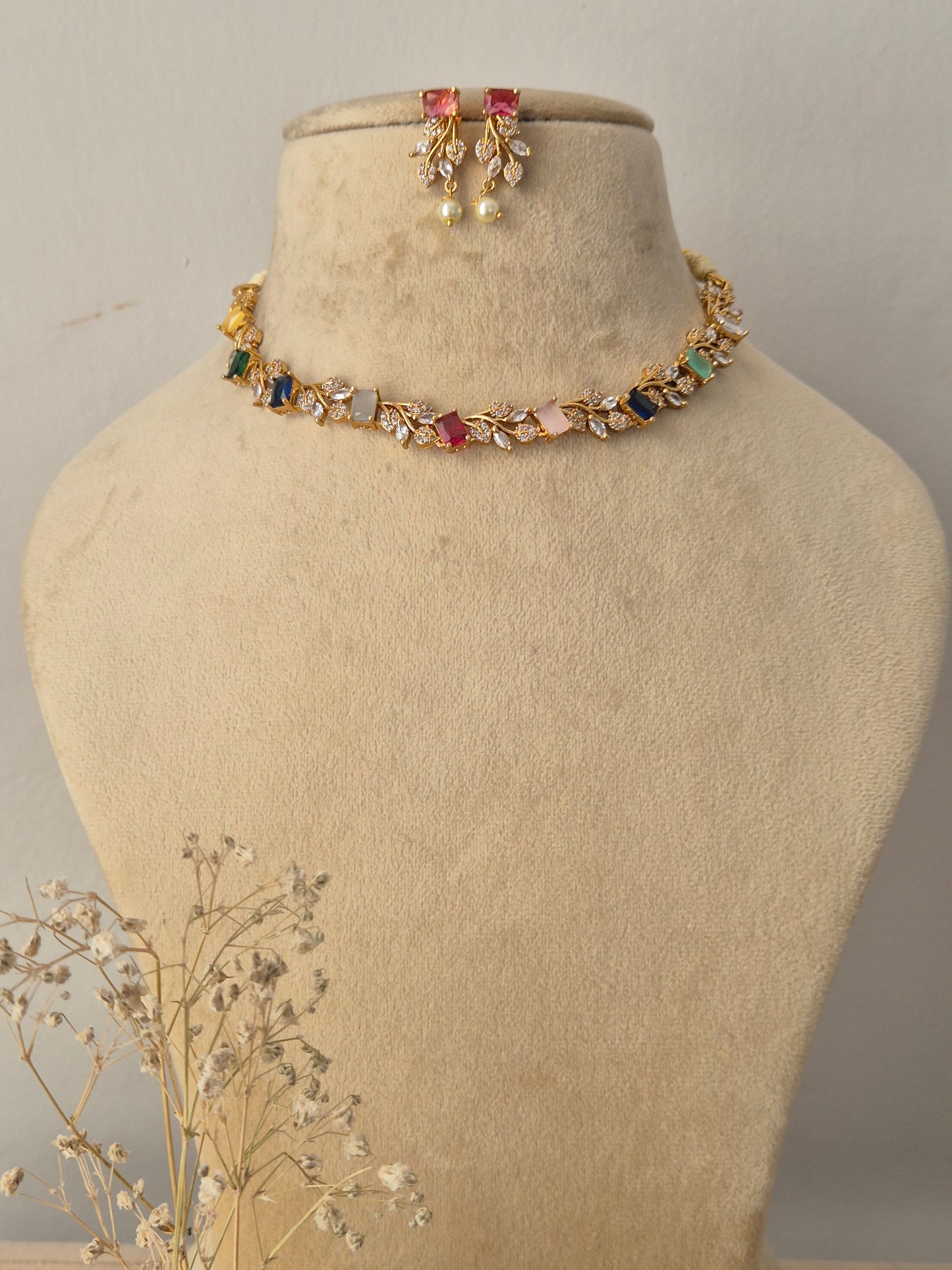 Yukta Necklace Set