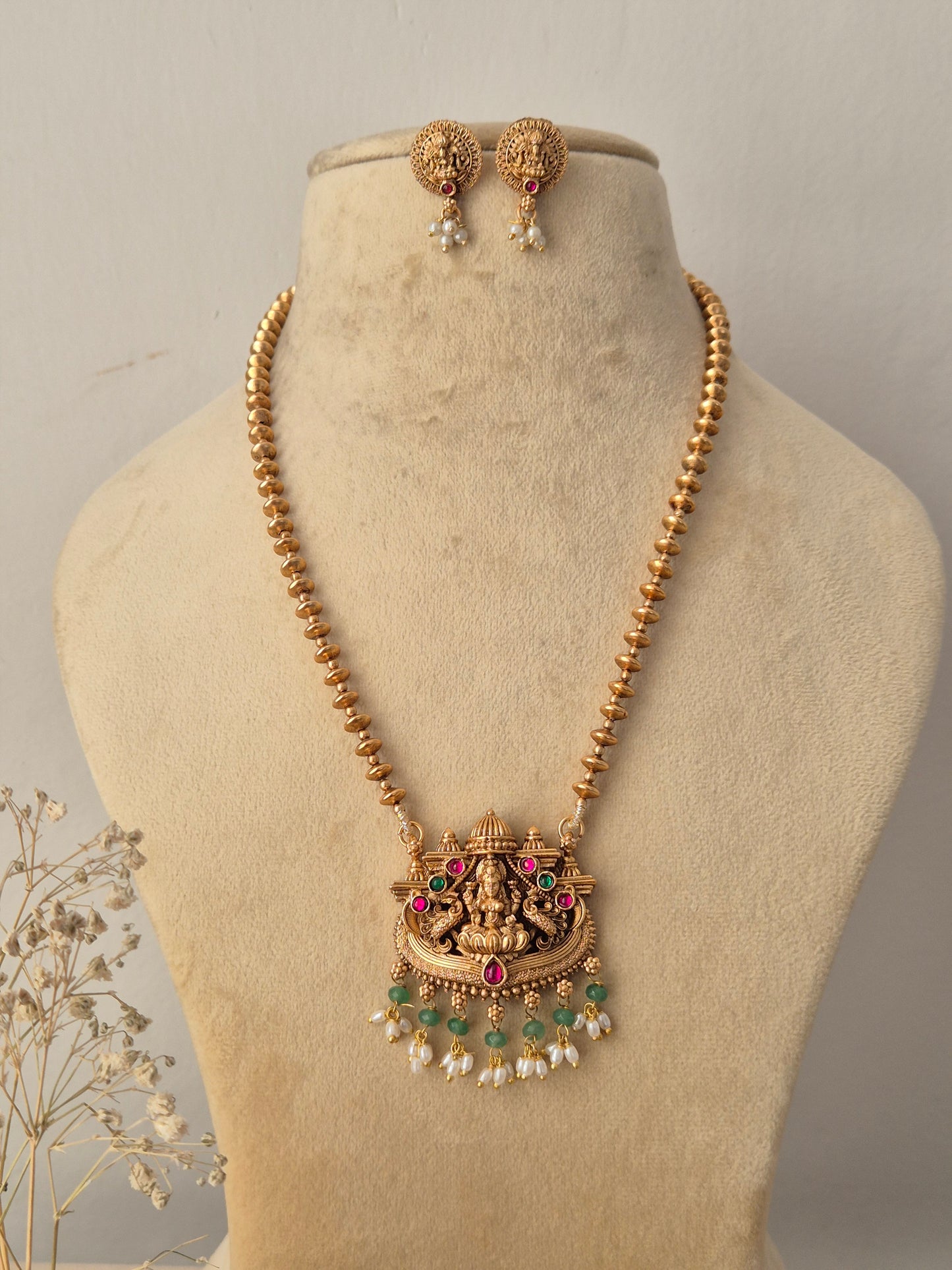 Vrinda Necklace Set