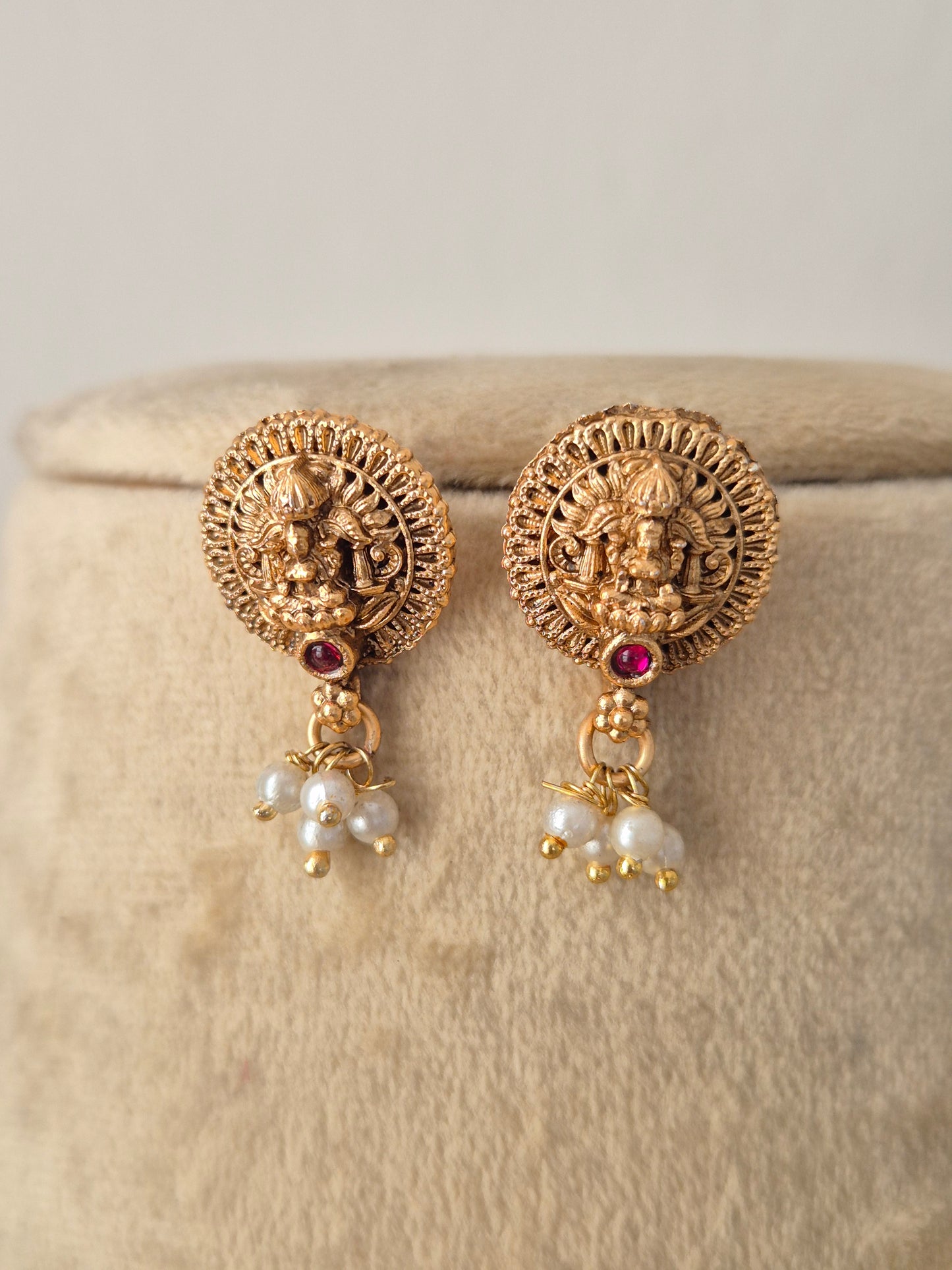 Vrinda Necklace Set