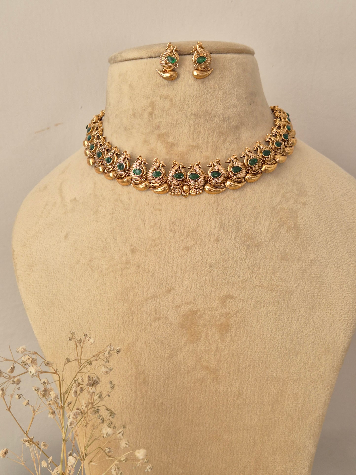 Bhanvi Necklace Set
