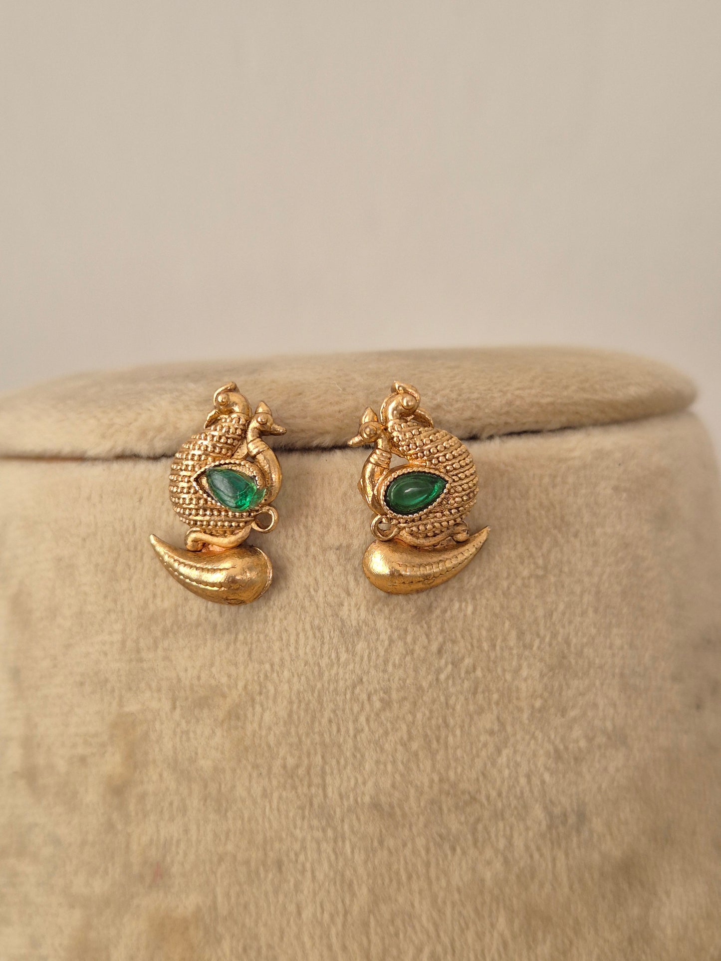 Bhanvi Necklace Set