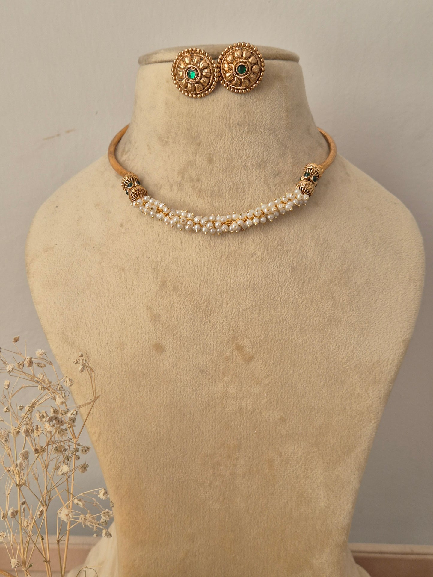 Darika Necklace Set