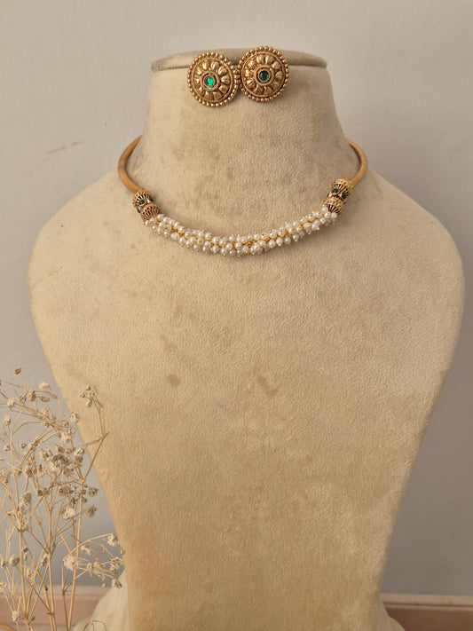 Darika Necklace Set