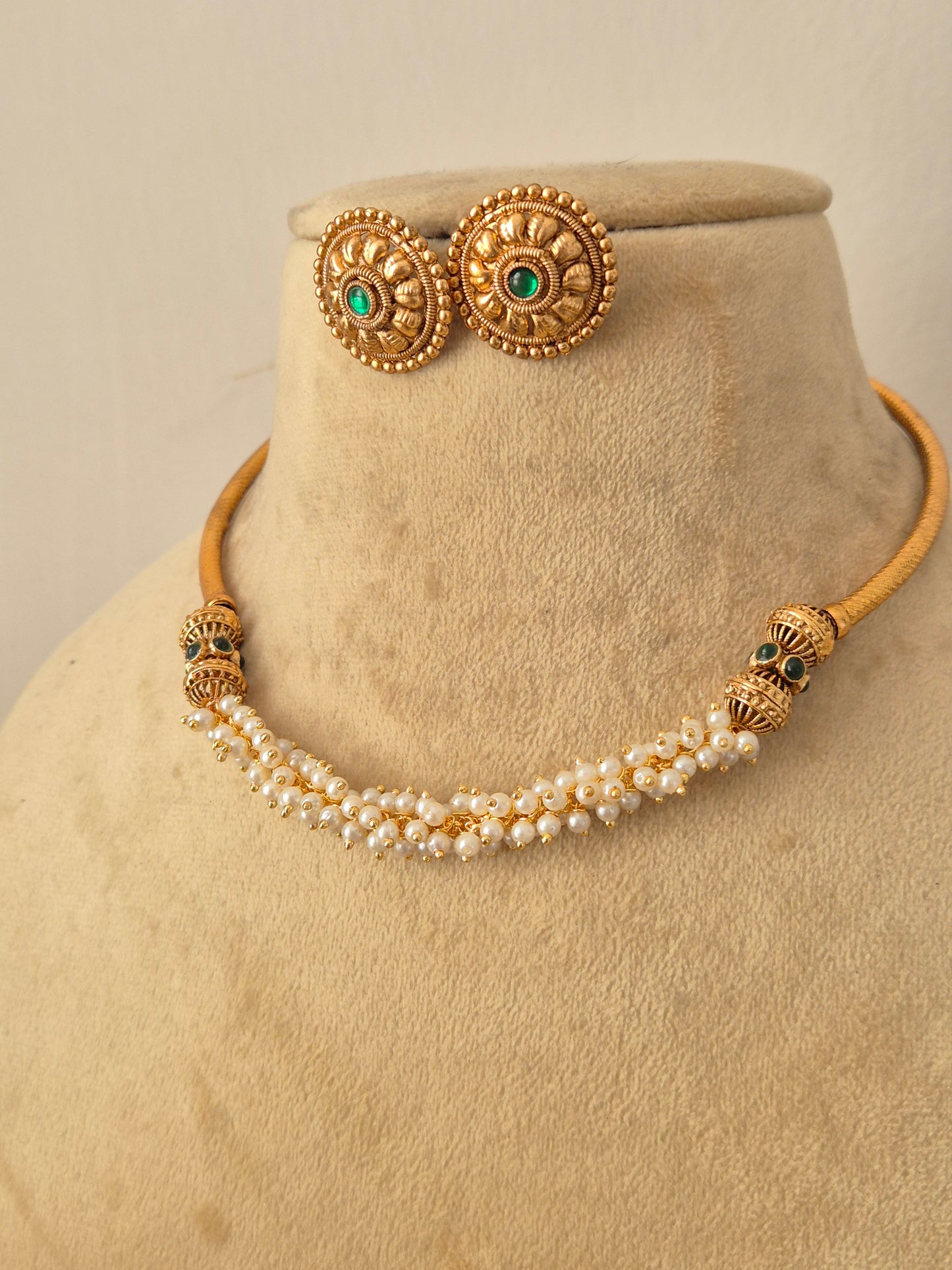 Darika Necklace Set