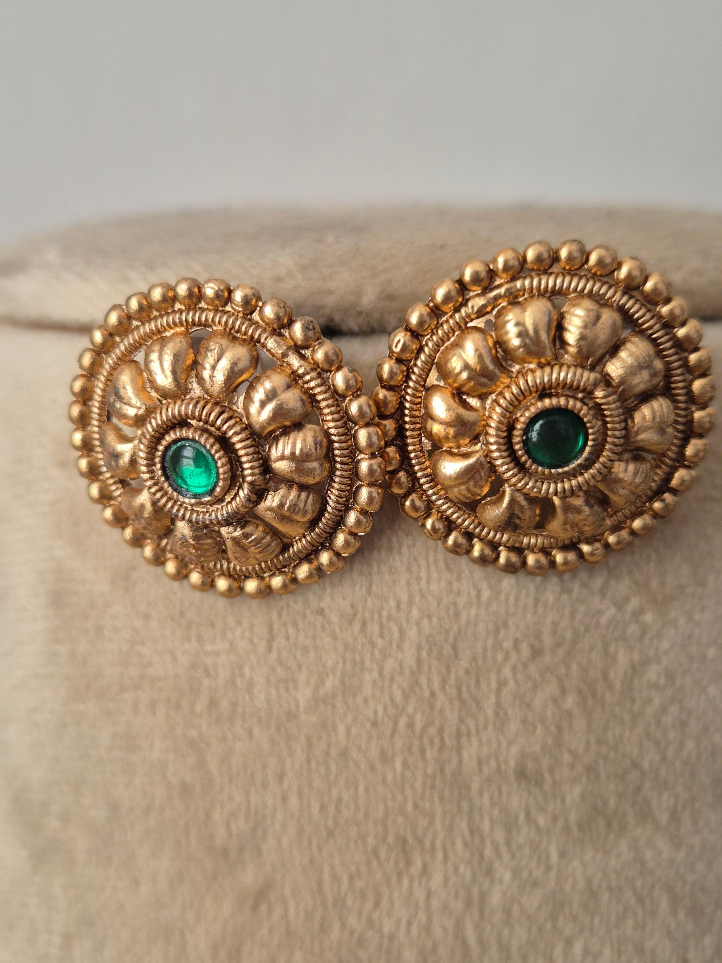 Darika Necklace Set