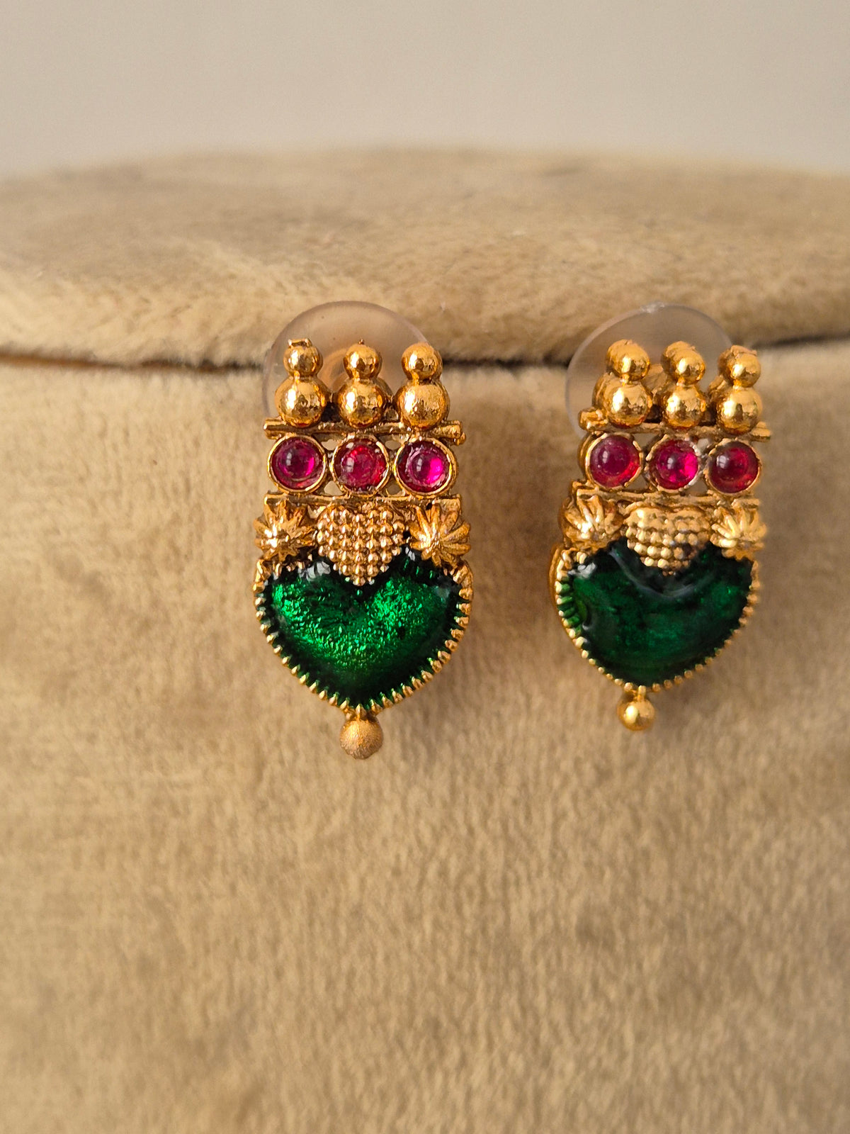 Bhavishya Necklace Set