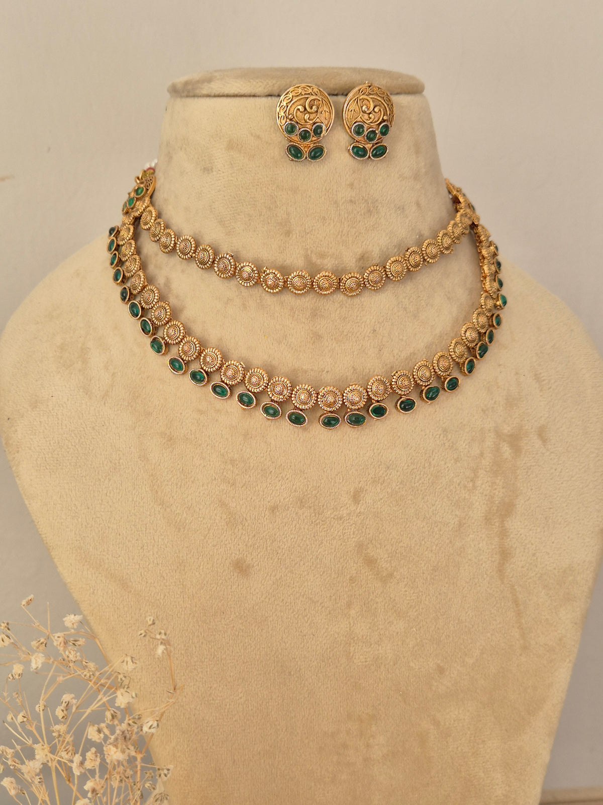 Vedha Necklace Set