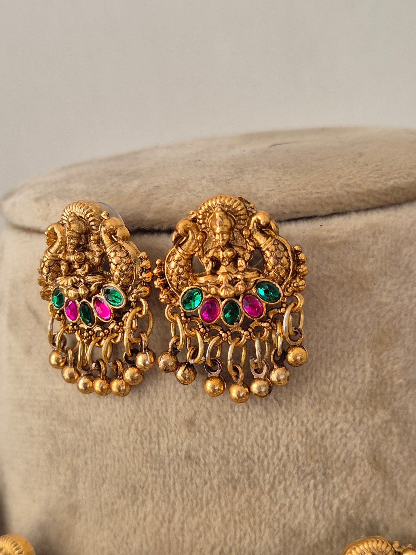 Gagana Necklace Set