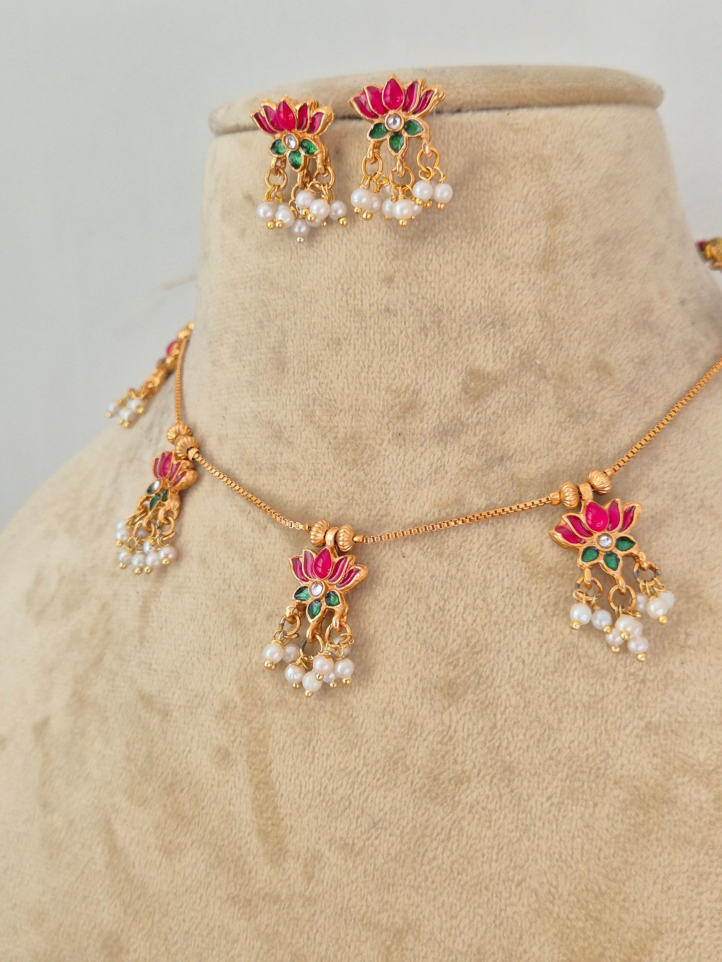 Likhita Necklace Set