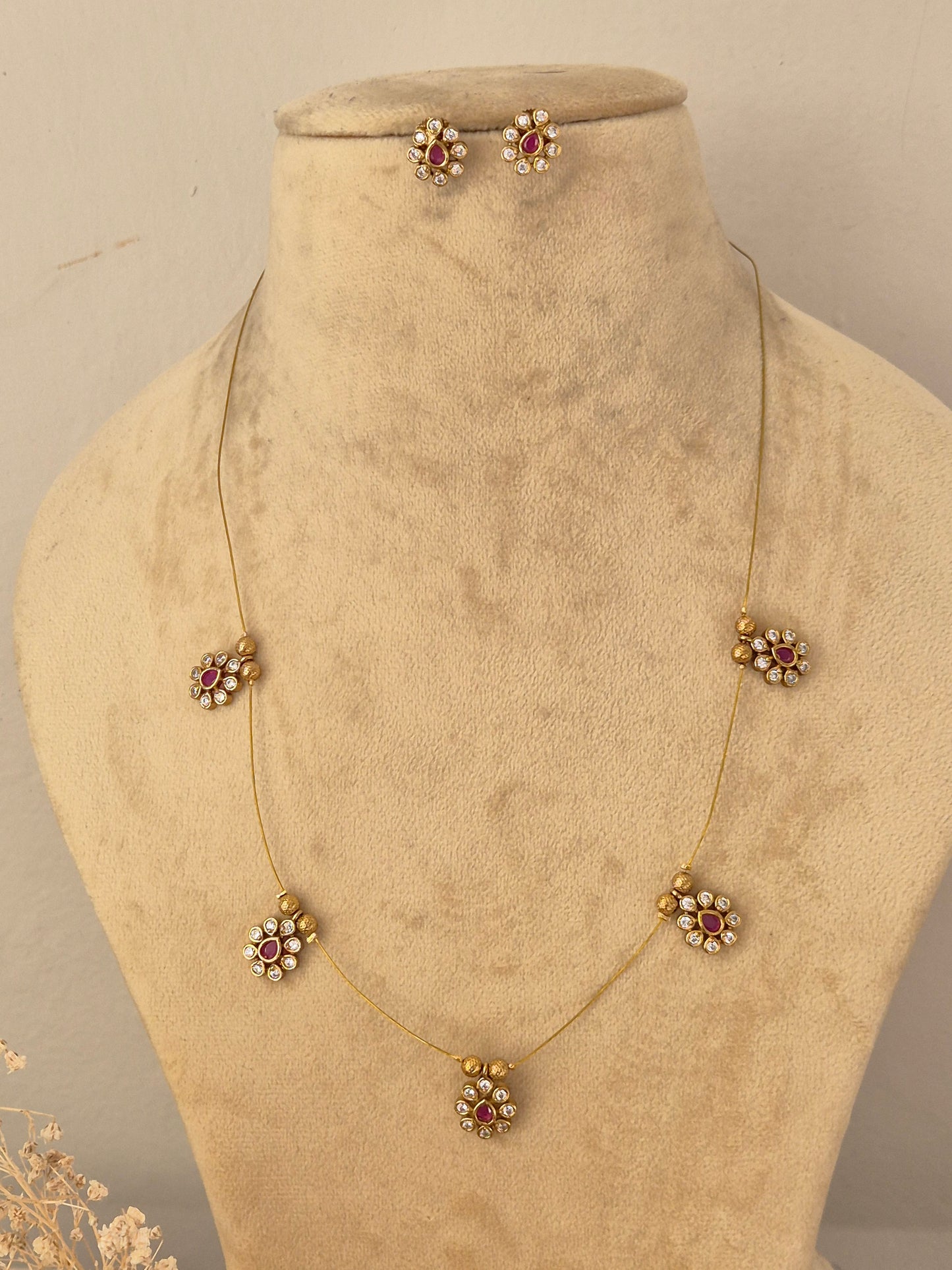 Thanmayi Invisible Chain Necklace Set