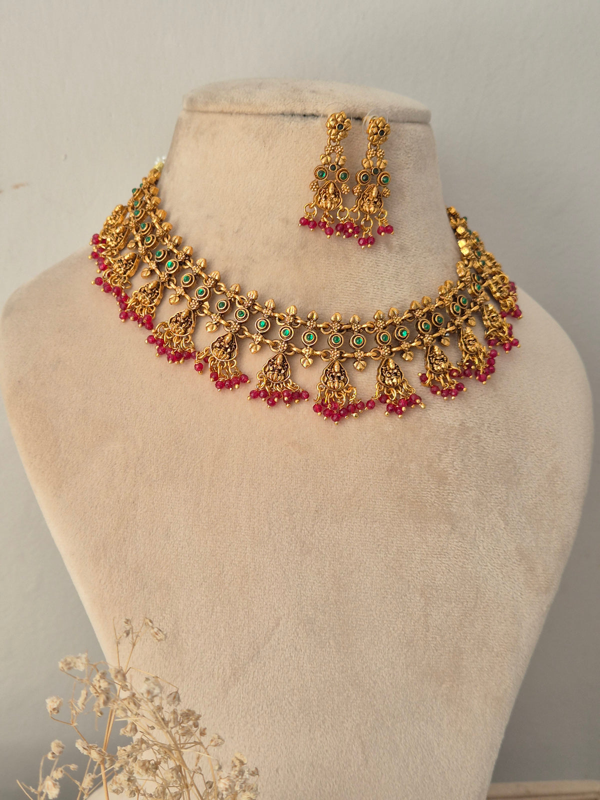 Diptika Necklace Set