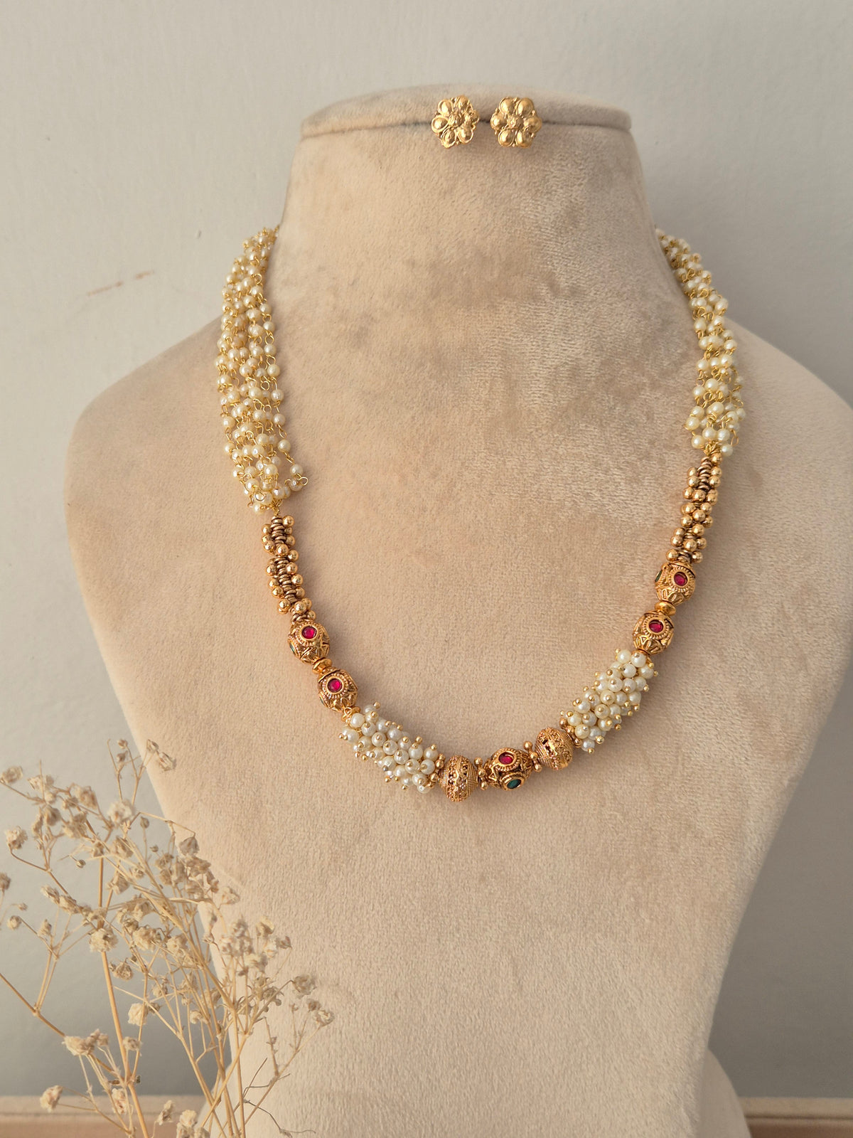 Wanya Necklace Set