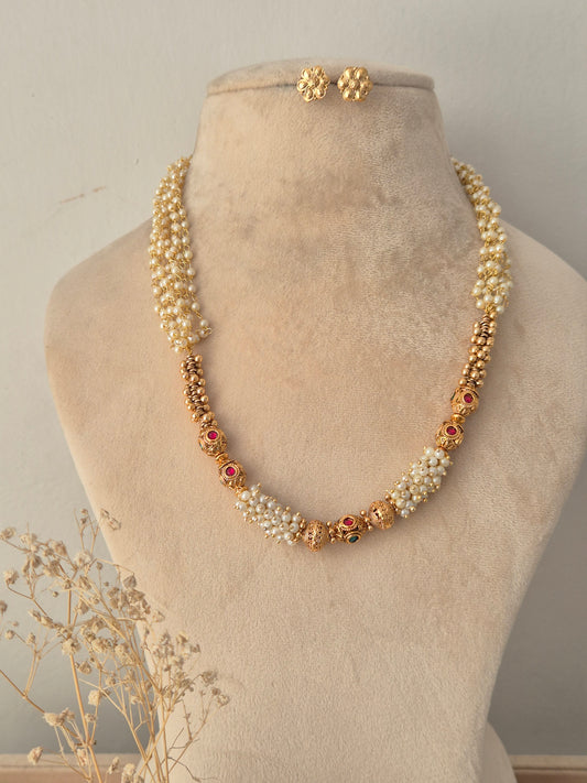 Wanya Necklace Set