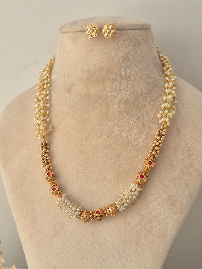 Wanya Necklace Set