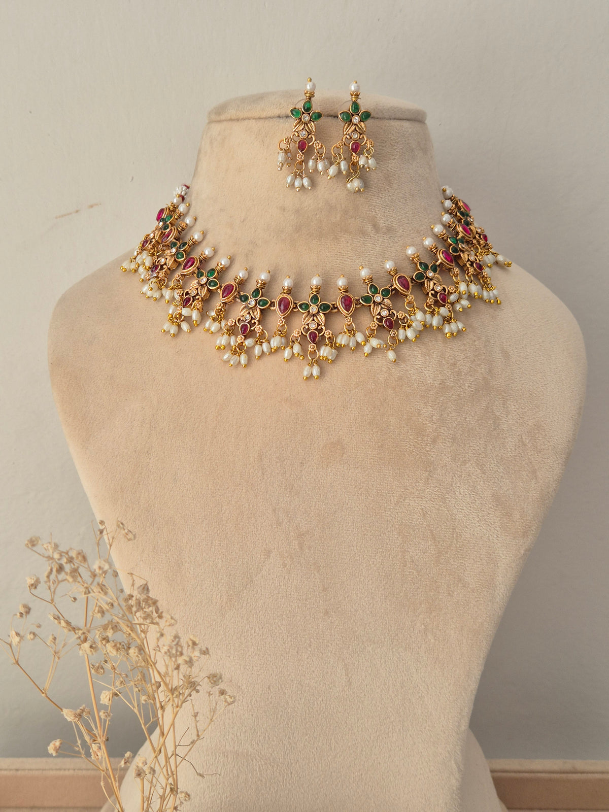 Rutvika Necklace Set