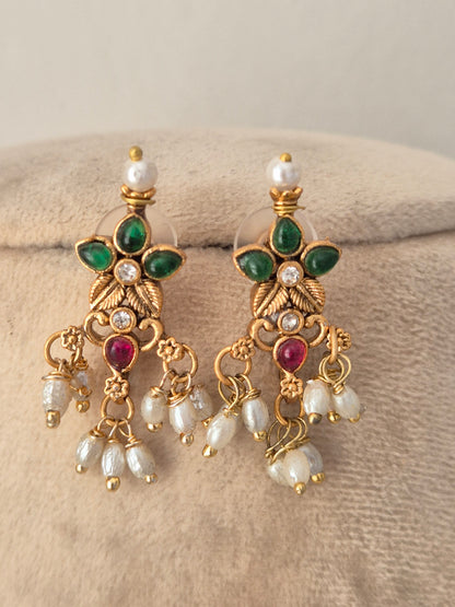 Rutvika Necklace Set
