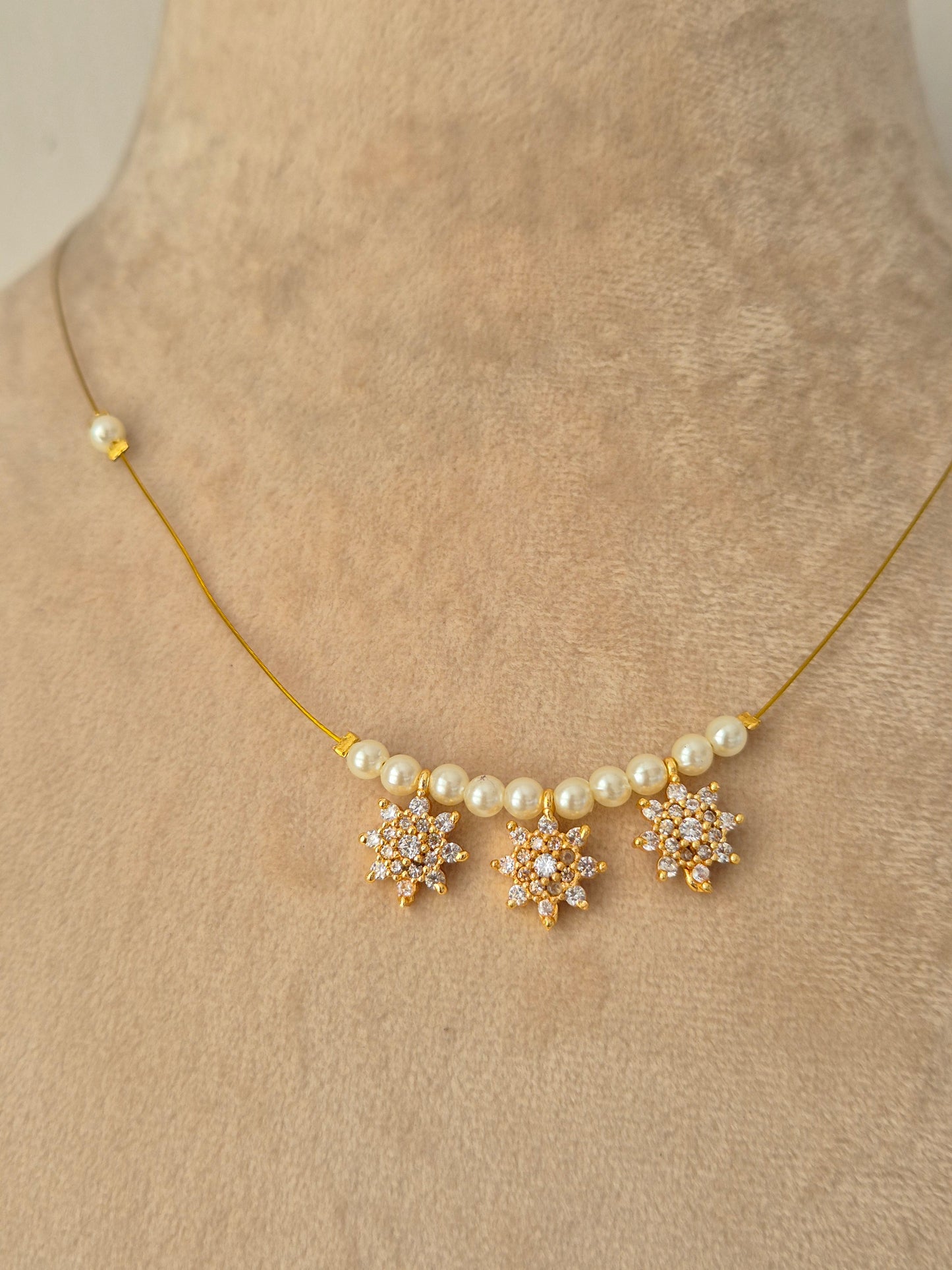 Yaari Invisible Necklace
