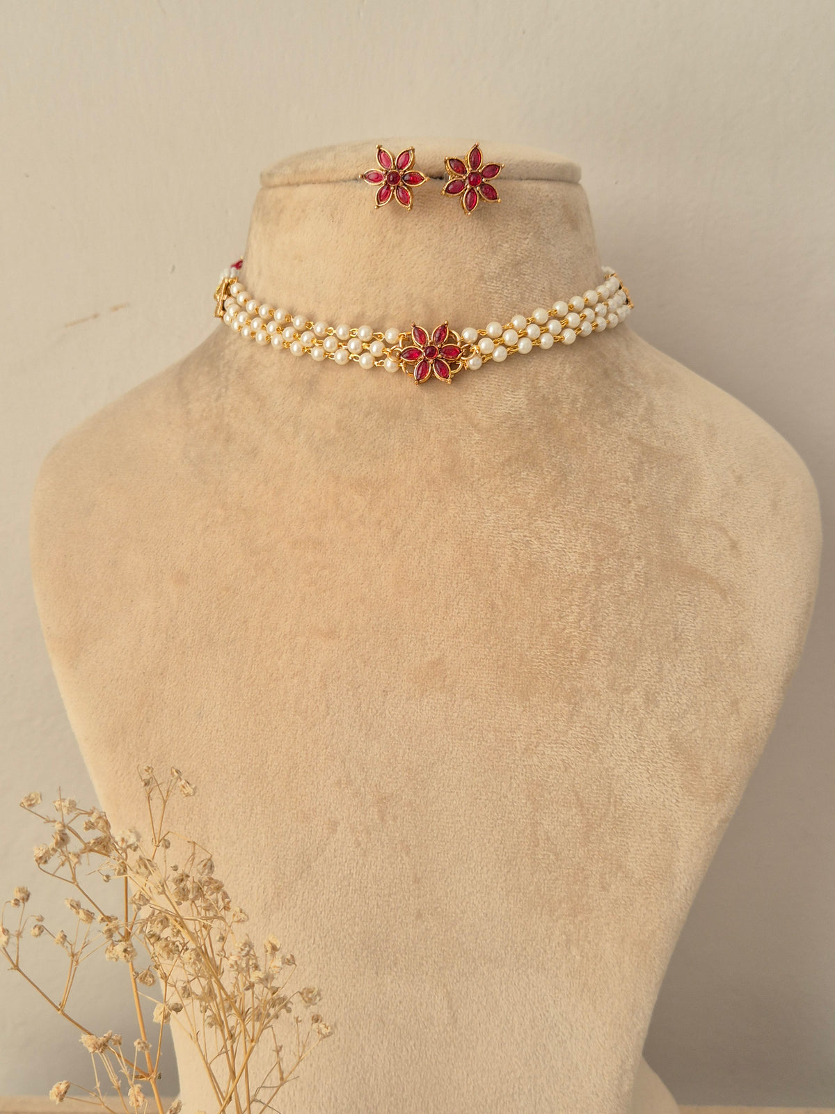 Roopa Necklace Set