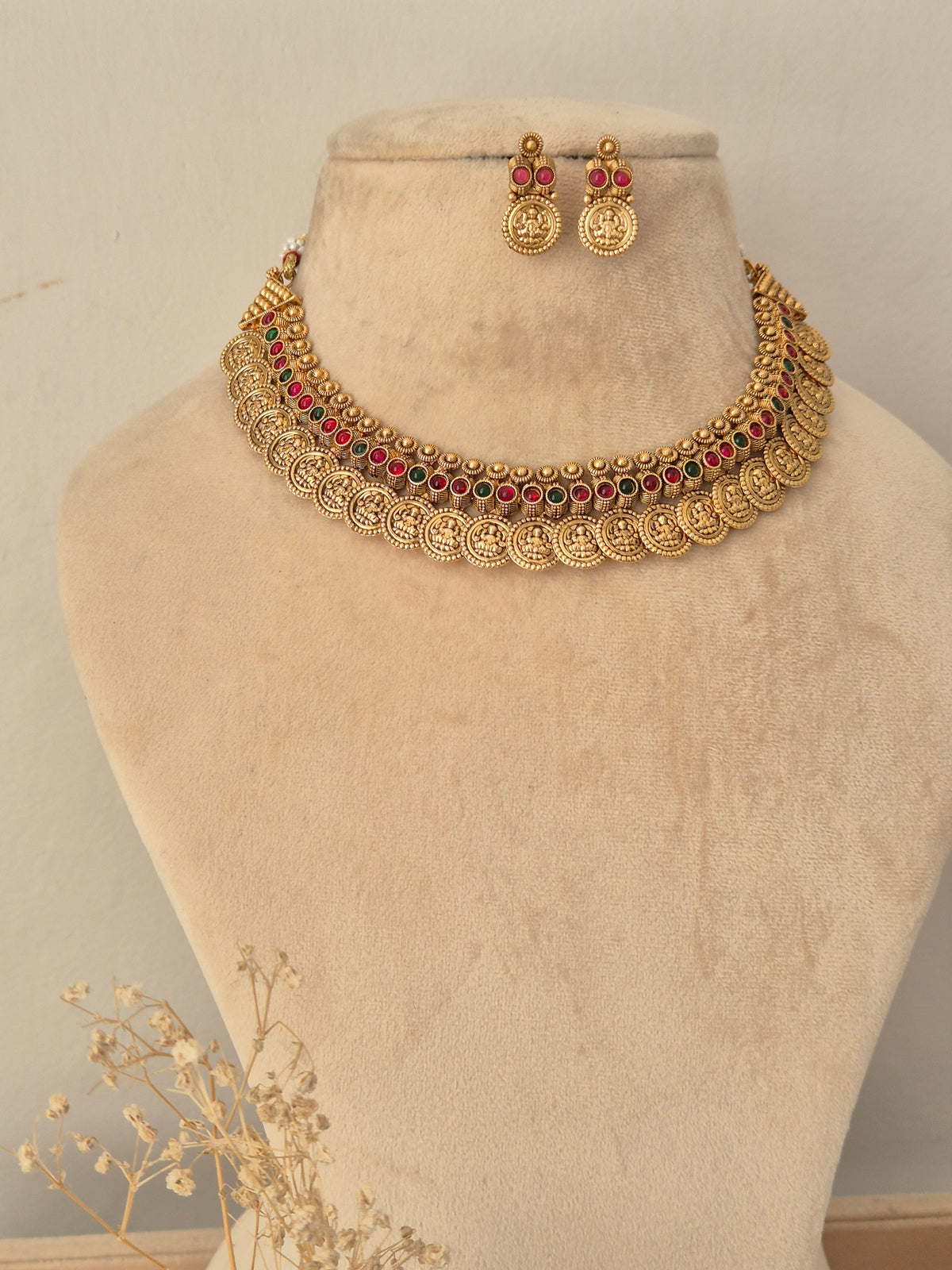 Dravya Necklace Set