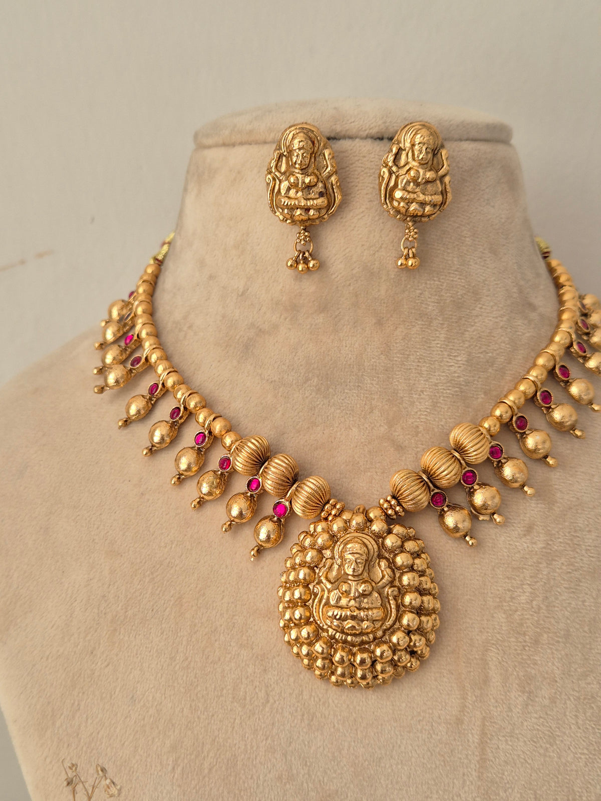 Jeeva Necklace Set