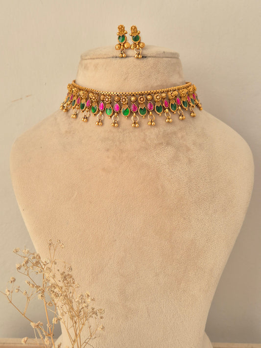 Descriptive & SEO-focused: Gold-plated Wilina necklace set with pink and green stones and hanging bead clusters