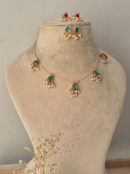 Reversible Ari invisible chain necklace and matching earrings