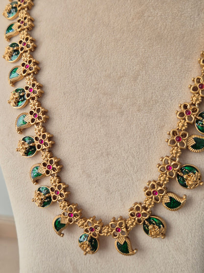 Jitika Necklace Set