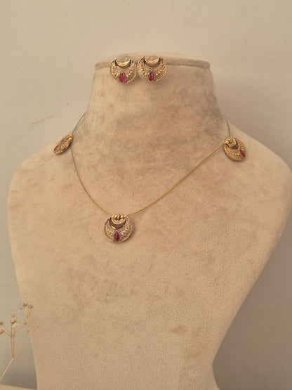 Celina Invisible Chain Necklace Set