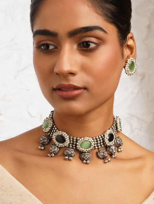 Mrinal Necklace Set