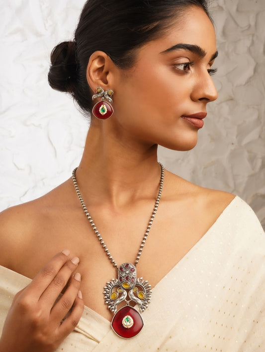 Noorika Pendant Necklace Set