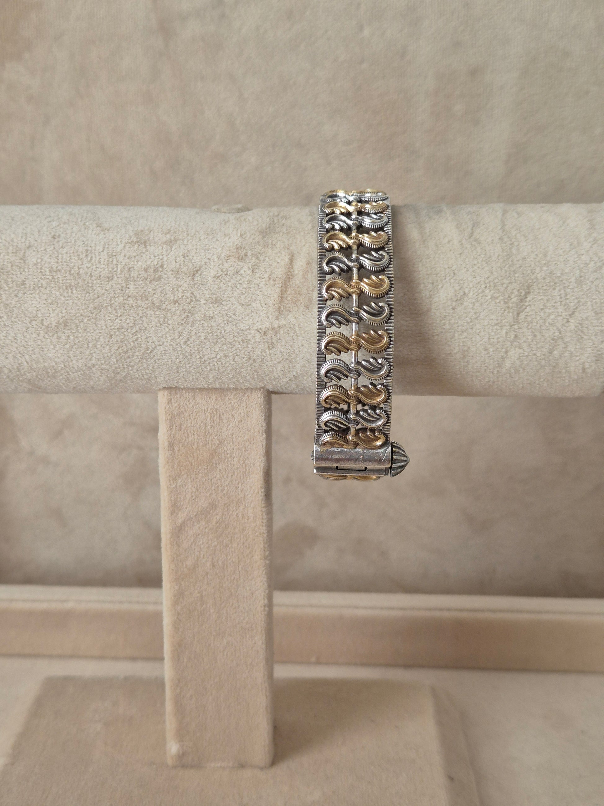 Elegant traditional style silver textured bangle bracelet by naitri.in